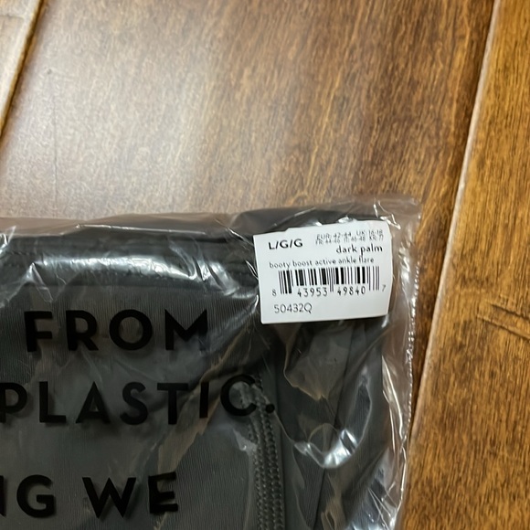 SPANX Booty Boost Ankle Flare - Picture 4 of 10